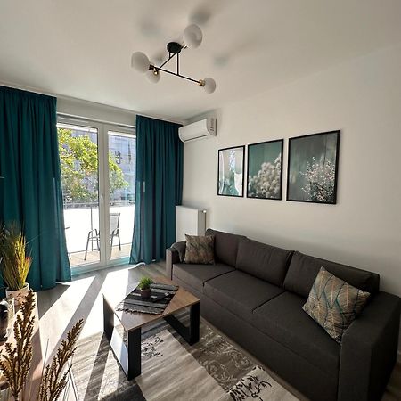 Skytravel 26 Apartament Pileckiego Nowy Dwor Mazowiecki Airport Modlin 24H Exterior photo