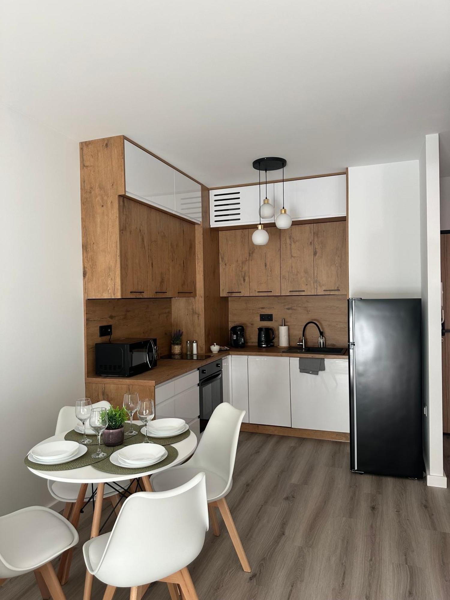 Skytravel 26 Apartament Pileckiego Nowy Dwor Mazowiecki Airport Modlin 24H Exterior photo